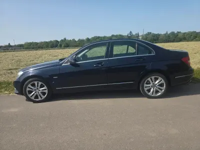 Używany Mercedes C250 204 KM (150 kW) 2012 Niebieski Sedan/Limuzyna