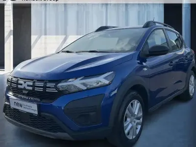 Gebraucht Dacia Sandero Essentiel 122 PS (89 kW) 2024 Blau Limousine