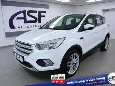 Gebraucht Ford Kuga Trend 120 PS (88 kW) 2018 Frostweiß SUV