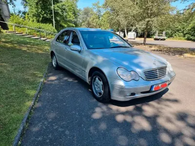 Gebraucht Mercedes C200 163 PS (119 kW) 2003 Silber Limousine