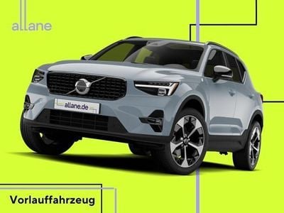 Grau (vapour grey) Neu 2025 Volvo XC40 Core SUV | 33.837 €