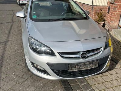 Gebraucht Opel Astra Selection 131 PS (96 kW) 2013 Silber Limousine