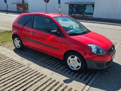 Używany Ford Fiesta 60 KM (44 kW) 2006 Czerwony Hatchback