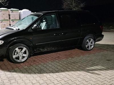 Schwarz Gebraucht 2007 Chrysler Grand Voyager Limited Van / Kleinbus | 2.994 € (Fairer Preis)