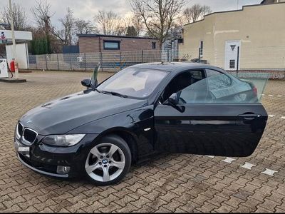 Gebraucht BMW 320 170 PS (125 kW) 2010 Schwarz Coupé