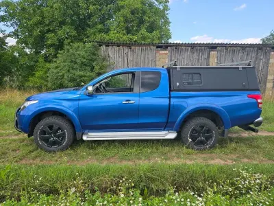 Gebraucht Mitsubishi L200 Plus 181 PS (133 kW) 2018 Blau Pickup
