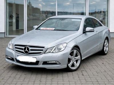 Gebraucht Mercedes E250 204 PS (150 kW) 2010 Silber Coupé