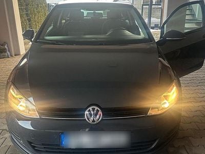 Grau Gebraucht 2014 VW Golf Limousine | 6.950 €
