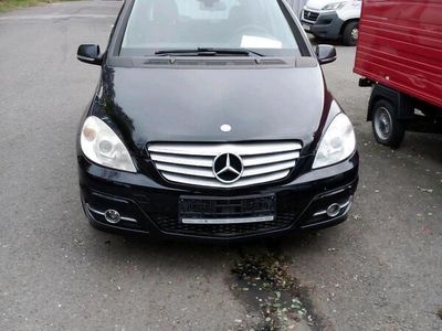 Mercedes B200
