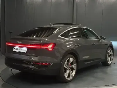 Gebraucht Audi Q8 e-tron Performance 250 kW (340 PS) 2024 Grau SUV