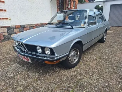 Gebraucht BMW 518 90 PS (66 kW) 1977 Silber Limousine