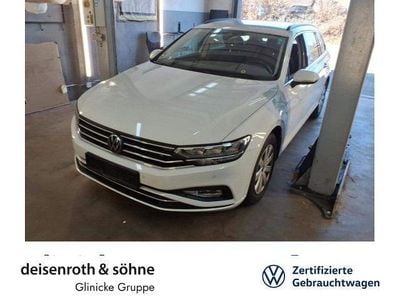 Gebraucht VW Passat Business 150 PS (110 kW) 2023 Gletscherweiß metallic Kombi