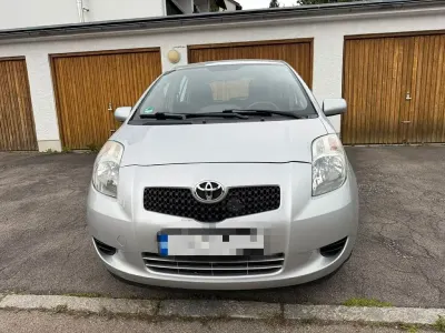 Gebraucht Toyota Yaris 69 PS (50 kW) 2008 Grau Kleinwagen