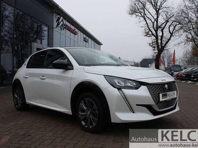Gebraucht Peugeot e-208 Allure 100 kW (136 PS) 2022 Weiß Kleinwagen