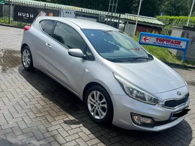 Gebraucht Kia Ceed 135 PS (99 kW) 2013 Schwarz Kleinwagen