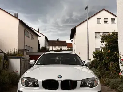 Gebraucht BMW 116 122 PS (89 kW) 2009 Weiß Kleinwagen