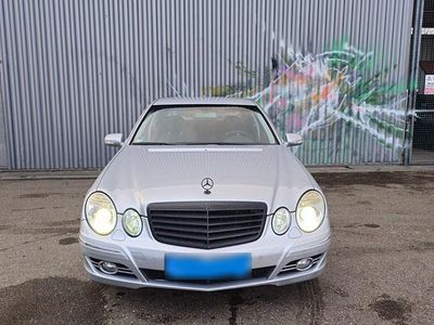 Gebraucht Mercedes E220 Avantgarde 170 PS (125 kW) 2007 Silber Limousine