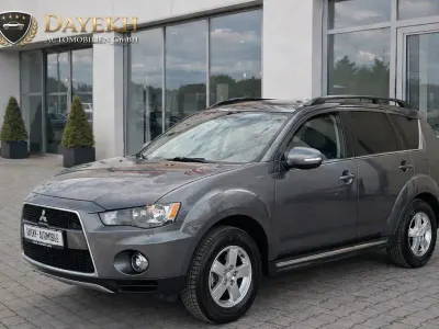 Usata Mitsubishi Outlander Invite 147 CV (108 kW) 2012 Grigio SUV