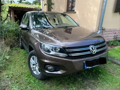 Gebraucht VW Tiguan Track & Field 179 PS (131 kW) 2012 Braun SUV