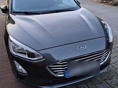 Grau Gebraucht 2018 Ford Focus Cool & Connect Kombi | 10.900 € (Superpreis)