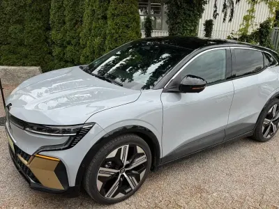 Occasion Renault Megane E-Tech Iconic 160 kW (218 ch) 2024 Gris Berline