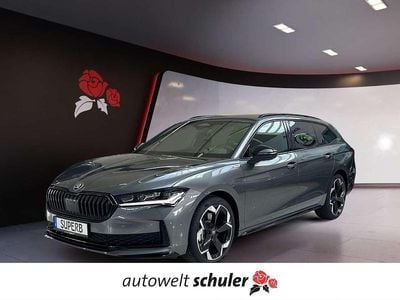 Neu Skoda Superb SportLine 193 PS (141 kW) 2026 Graphitegrau metallic Kombi