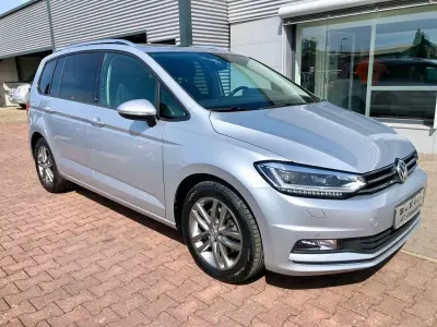 Używany VW Touran Sound 116 KM (85 kW) 2017 Srebrny Minivan