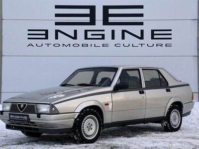 Gebraucht Alfa Romeo 75 155 PS (114 kW) 1986 Silber Limousine