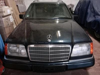 Second-hand Mercedes E280 185 CP (136 kW) 1996 Negru Break