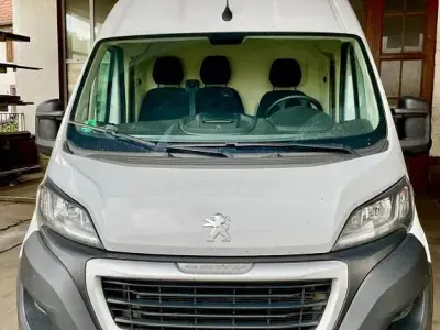 Gebraucht Peugeot Boxer Premium 140 PS (102 kW) 2021 Weiß Van