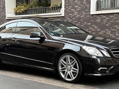 Gebraucht Mercedes E500 AMG 387 PS (284 kW) 2011 Schwarz Coupé