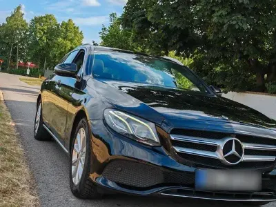 Gebraucht Mercedes E220 194 PS (142 kW) 2017 Schwarz Kombi