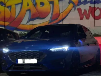 Gebraucht Ford Focus ST-Line 125 PS (91 kW) 2019 Blau Limousine