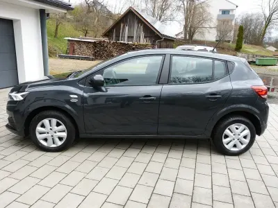 Gebraucht Dacia Sandero Expression 101 PS (74 kW) 2023 Grau Limousine