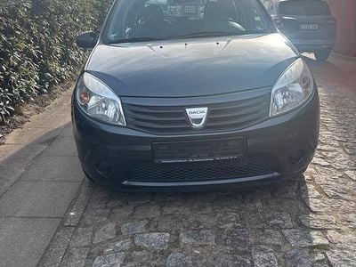 Gebraucht Dacia Sandero 80 PS (58 kW) 2009 Grau Kleinwagen