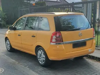 Gebraucht Opel Zafira 110 PS (80 kW) 2013 Gelb Van / Kleinbus
