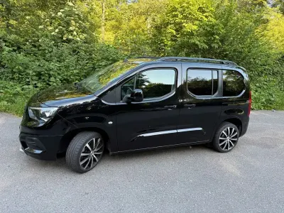 Gebraucht Opel Combo Life Ultimate 131 PS (96 kW) 2022 Schwarz Van / Kleinbus