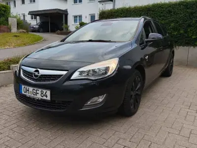 Gebraucht Opel Astra 140 PS (102 kW) 2012 Schwarz Kombi