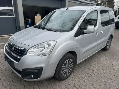 Gebraucht Peugeot Partner Tepee 120 PS (88 kW) 2018 Silber Van / Kleinbus