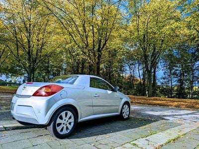 Usata Opel Tigra 90 CV (66 kW) 2008 Argento Cabrio