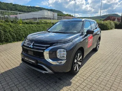 Gebraucht Mitsubishi Outlander P-HEV Top 306 PS (225 kW) 2025 Basaltgrau / pantherschwarz SUV