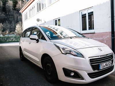 Gebraucht Peugeot 5008 Active 150 PS (110 kW) 2016 Weiß Van / Kleinbus