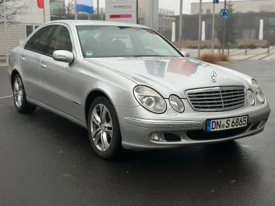 Gebraucht Mercedes E240 177 PS (130 kW) 2002 Silber Limousine