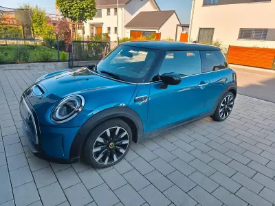 Gebraucht Mini Cooper SE 135 kW (184 PS) 2022 Blau Kleinwagen