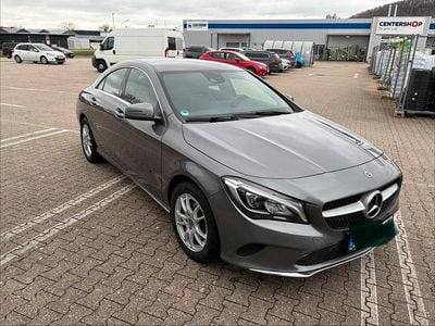 Grau Gebraucht 2017 Mercedes CLA220 Limousine | 16.900 € (Guter Preis)