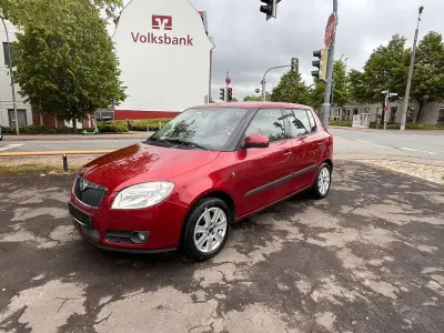 Gebraucht Skoda Fabia Ambiente 69 PS (50 kW) 2009 Rot Limousine