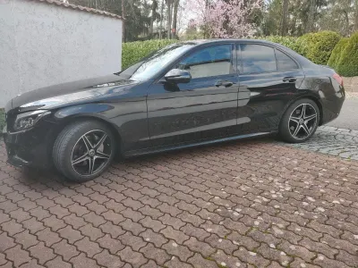 Gebraucht Mercedes C220 AMG line 170 PS (125 kW) 2017 Schwarz Limousine