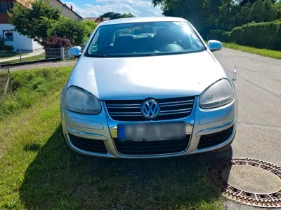 Gebraucht VW Jetta 102 PS (75 kW) 2006 Silber Limousine