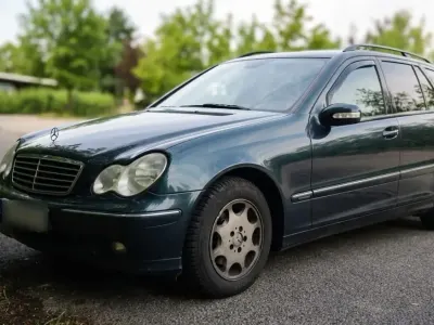 Gebraucht Mercedes C180 143 PS (105 kW) 2003 Blau Kombi
