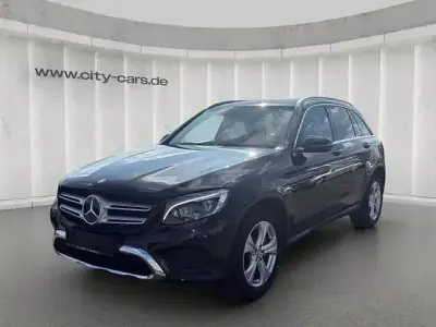 Używany Mercedes GLC250 204 KM (150 kW) 2016 Czarny SUV